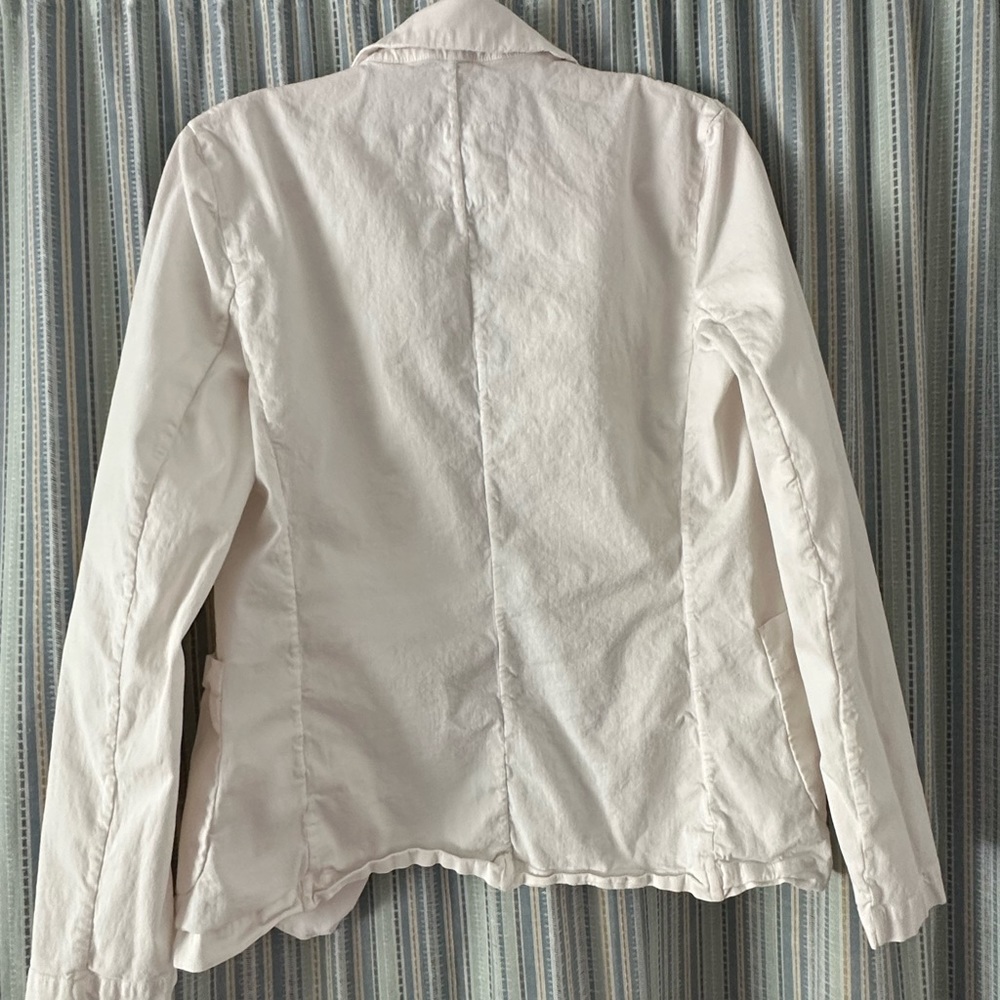 Frank & Eileen Dublin medium tailored blazer in white. - Picture 2 of 5